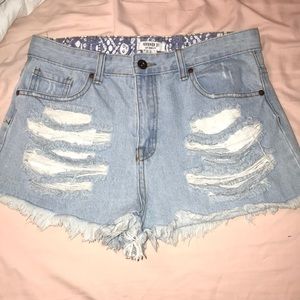 Distressed blue jean short, NWOT!